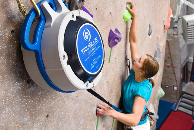 Auto Belay Device for Climbing